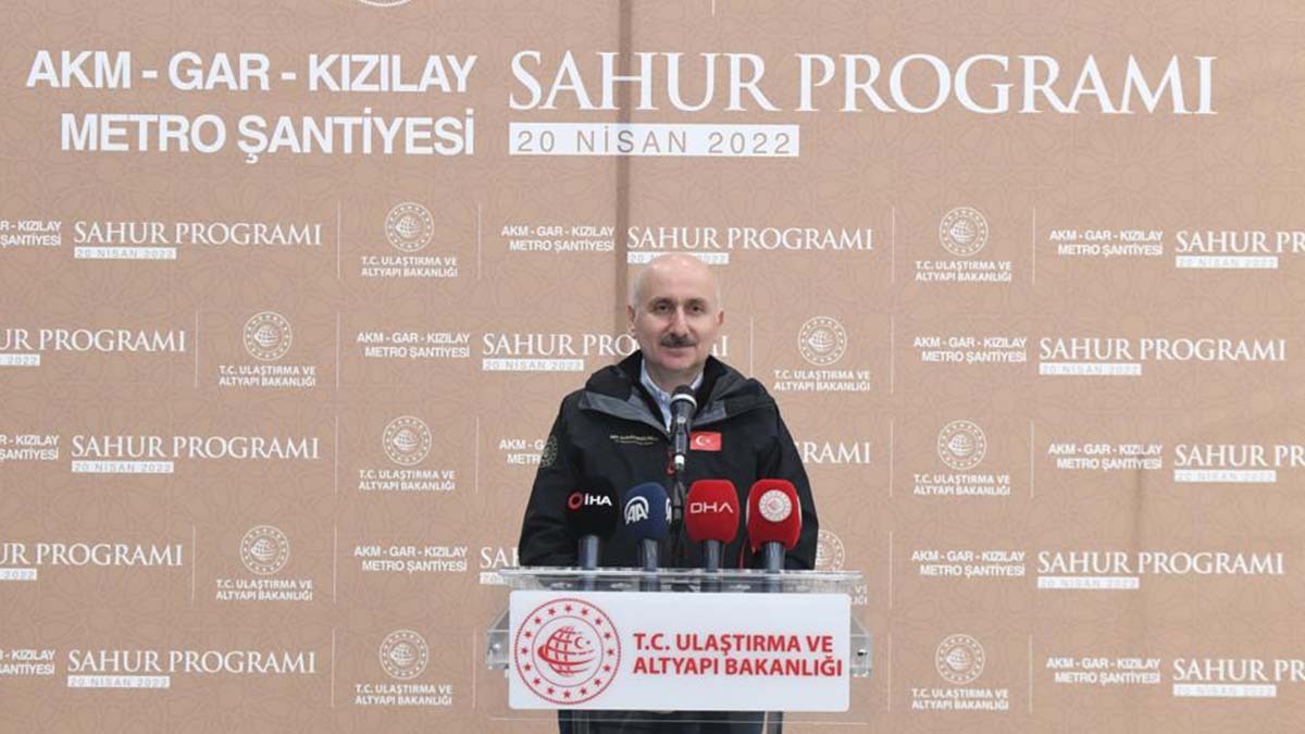 Karaismailoğlu demir yolu işçileriyle iftar yaptı