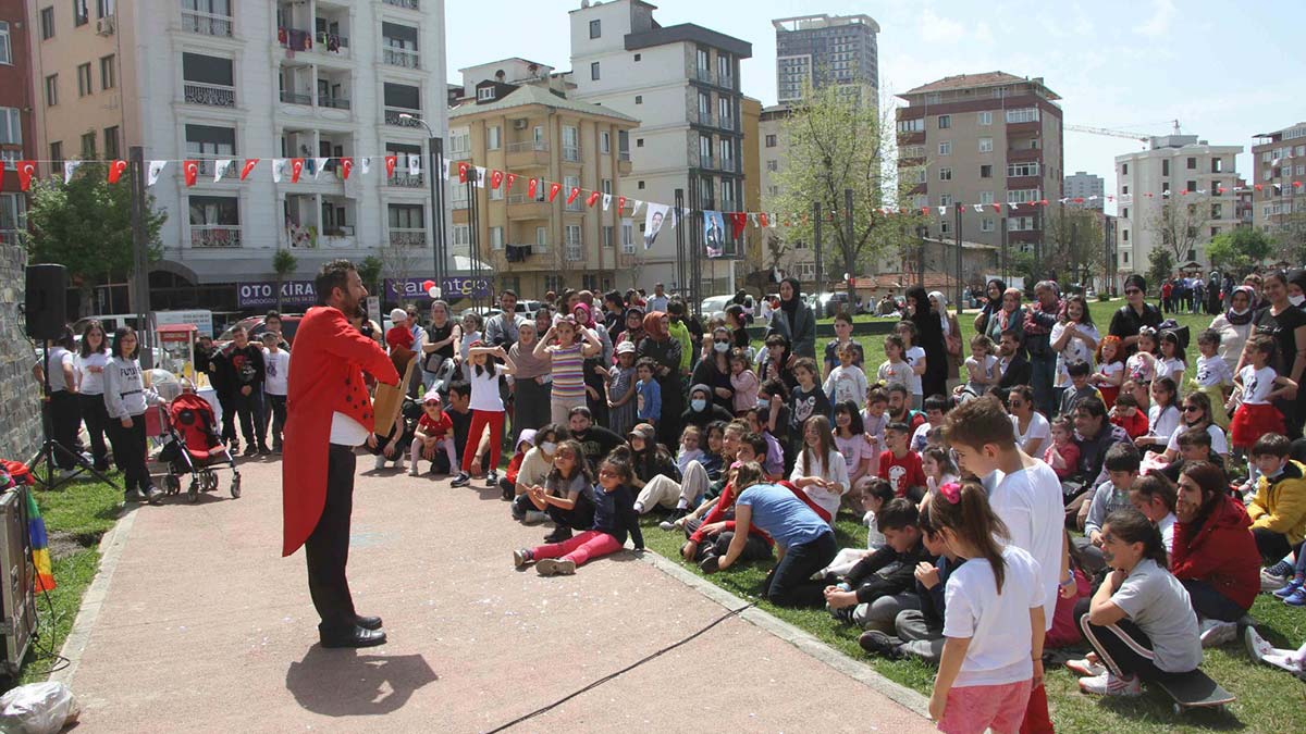 Türkiye Büyük Millet Meclisi’nin açılışının 102. yıl dönümü şerefine Kartal Belediyesi 23 Nisan kutlamasına ev sahipliği yaptı.