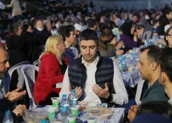 Kartallı komşular iftar sofralarında buluşuyor