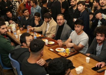 Kasapoğlu öğrencilerle sahurda bir araya geldi