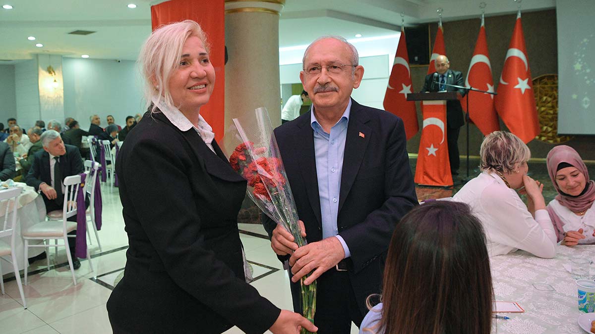 Kılıçdaroğlu, emniyet mensuplarıyla itfar yaptı