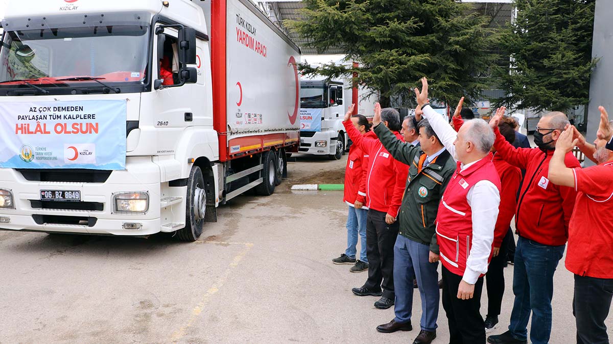 Kızılay ve Tarım Kredi Birlik'ten ramazan kolisi