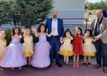 Kuaförlerden kimsesiz çocuklara 23 Nisan sürprizi