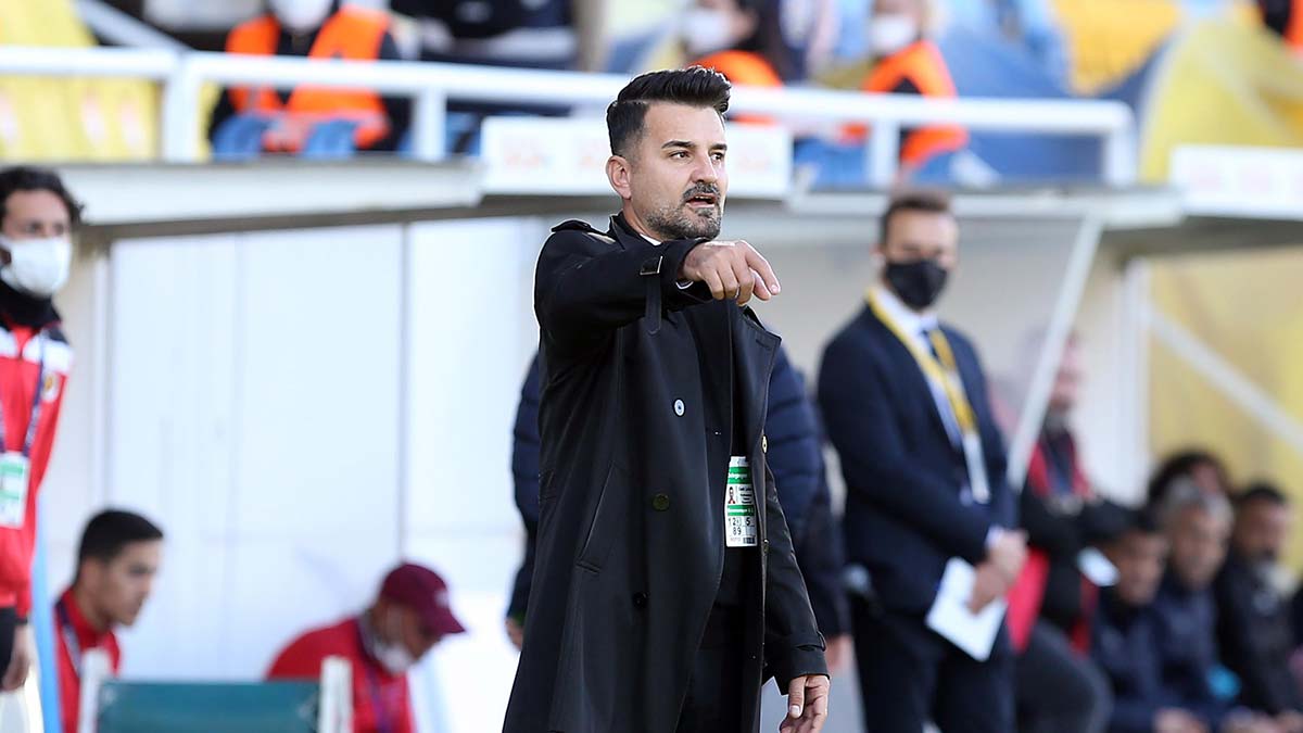 Menemenspor'da Cenk Laleci ile yollar ayrıldı