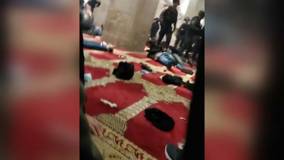 Mescid-i Aksa’da Müslümanlara şiddetli müdahale
