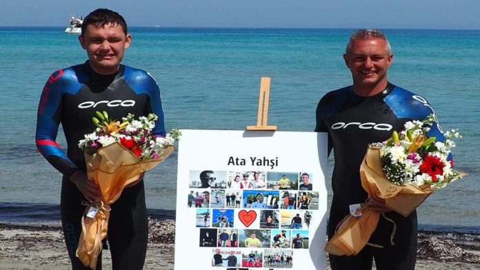 Otizmli sporcu, Yunanistan'dan Türkiye'ye yüzdü