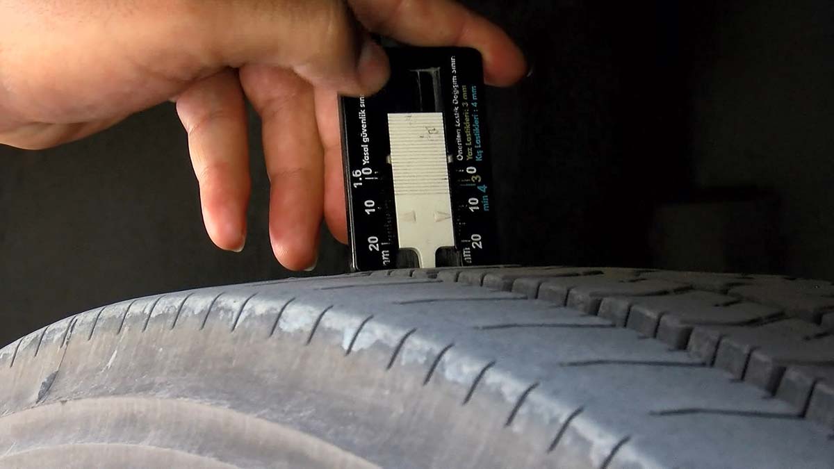 Otogarda bayram öncesi otobüslere denetim