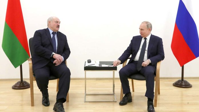 Putin, Belaruslu Lukaşenko ile bir araya geldi
