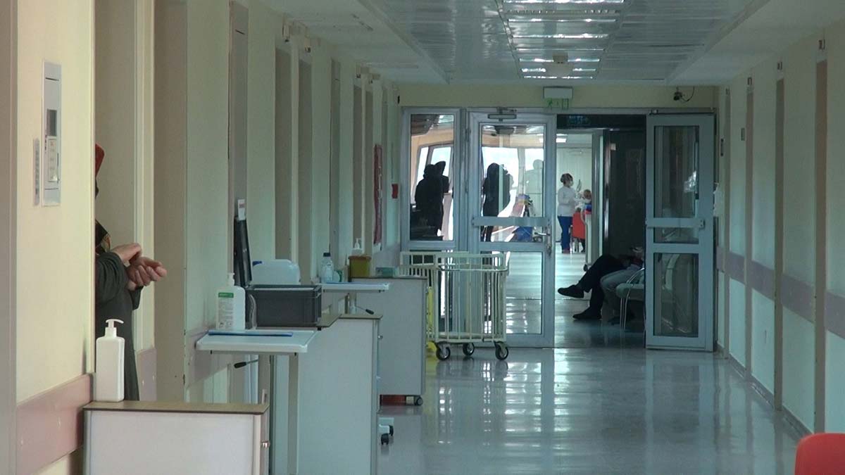 Rize'de 10 koronavirüs servisinden 8'i kapandı