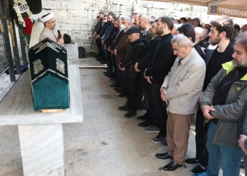 Şair Bülent Parlak son yolculuğuna uğurlandı