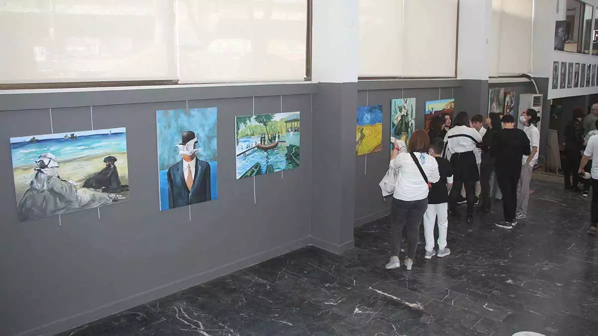 Sanat akademisi resim bölümü mezuniyet sergisi açıldı