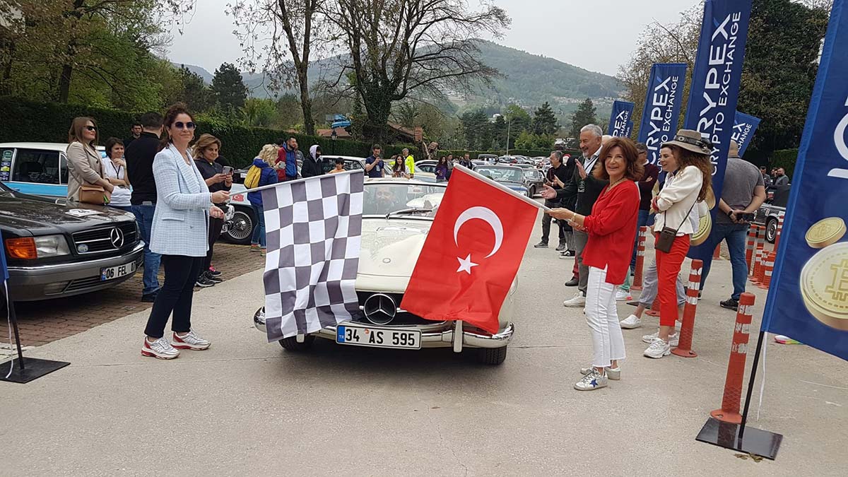 Sapanca’da klasik otomobil yarışı