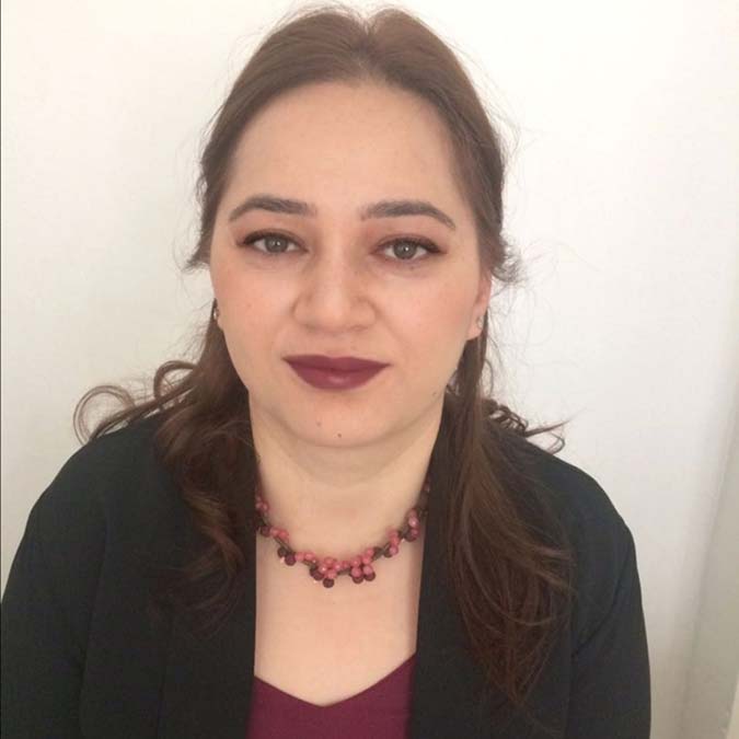 Yazar Betül Fırat'ın Mavinin Fecri Kitabı Göl Yayınları tarafından satışa sunuldu. Deneme kategorisinde yayınlanan kitapta yazarın birçok konuda yazılarını okuyabilirsiniz.