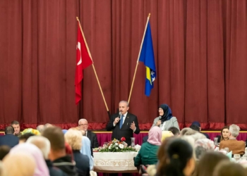 Şentop Travnik Kültür Merkezi'nde iftara katıldı