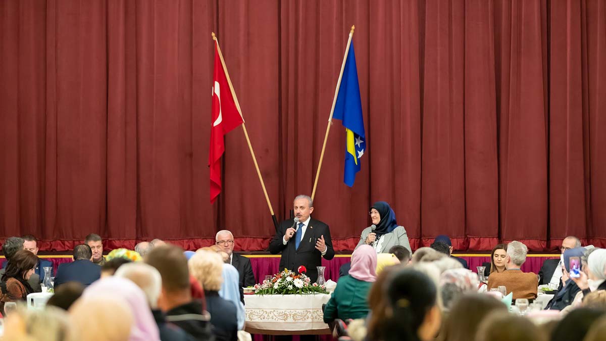 Şentop Travnik Kültür Merkezi'nde iftara katıldı