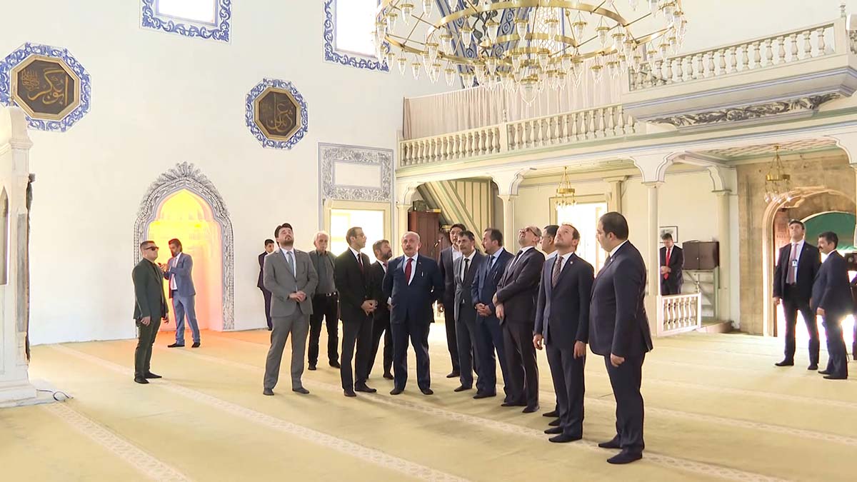 Şentop, Üsküp'te tarihi mekanları gezdi