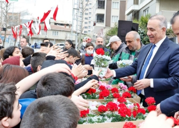 Sultangazi’de ağaç fideleri toprakla buluştu