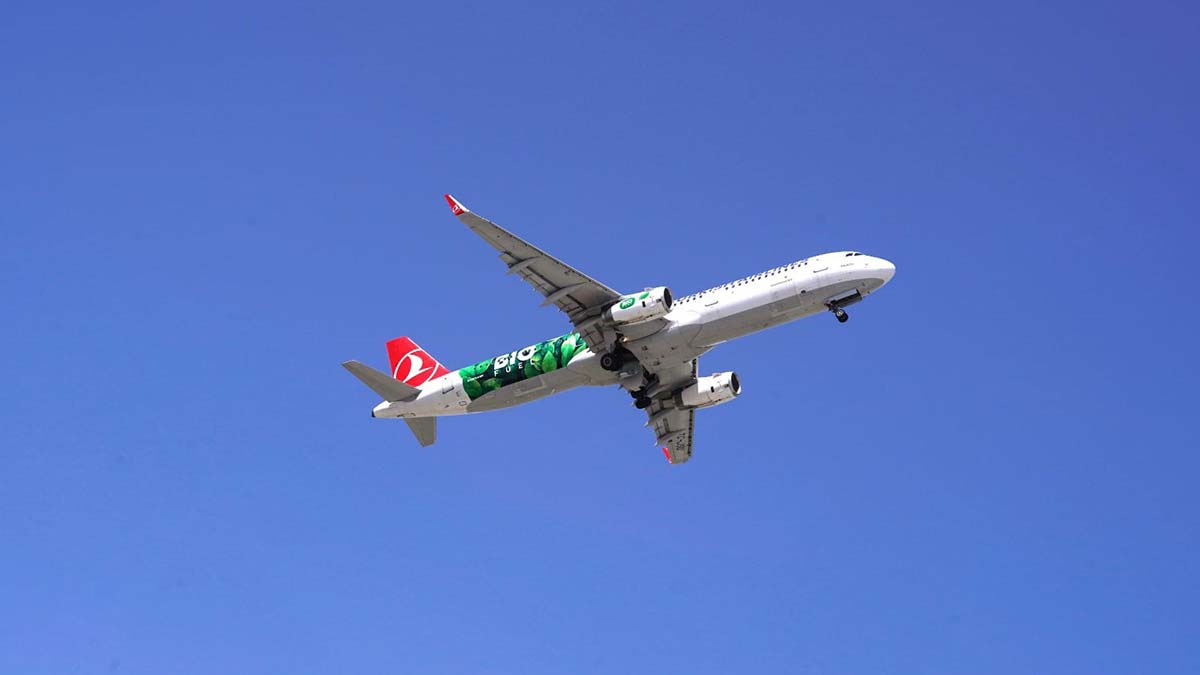 THY'nin çevre dostu uçağı ilk uçuşunu yaptı