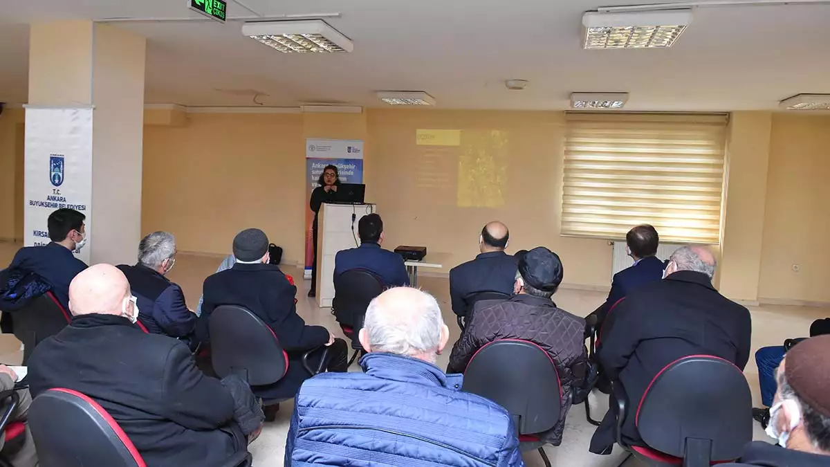 Ankara büyükşehir belediyesi, başkent’te vişne yetiştiriciliği yapmak isteyen yerli üreticilere yönelik "vişne üretim teknikleri eğitimi" başlattı.