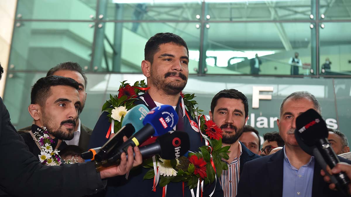 'Taha Akgül Kilidi' ile literatüre giren güreşçi D Smart'ta