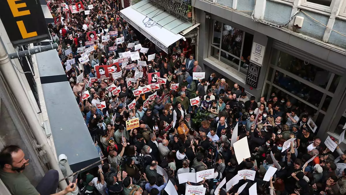 Taksim'de gezi davası kararına protesto