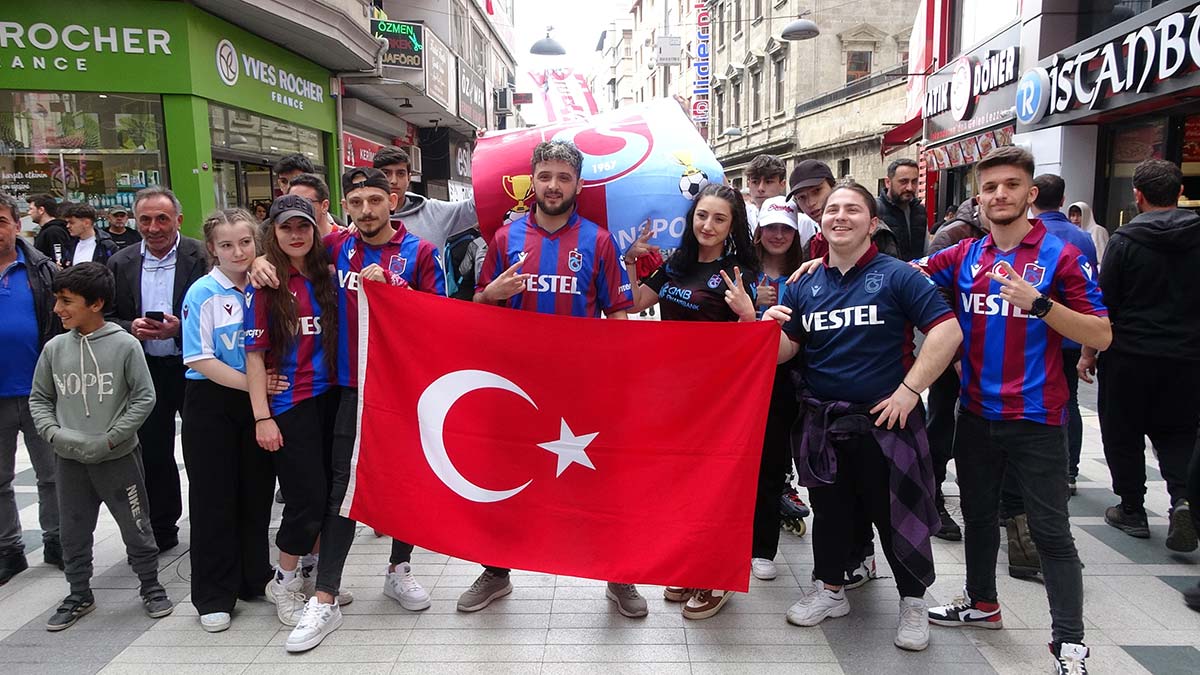 Trabzonun sampiyonluk kutlamalari erken basladi 2 - spor haberleri - haberton