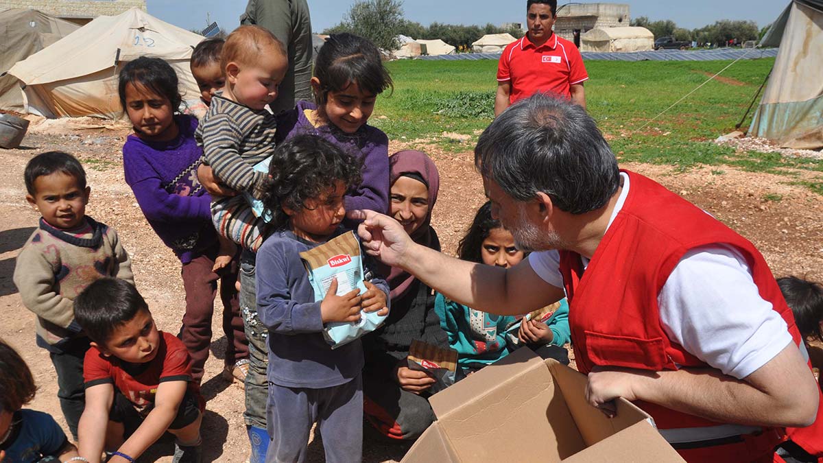 Türk Kızılay, Suriye'deki yetimleri sevindirdi