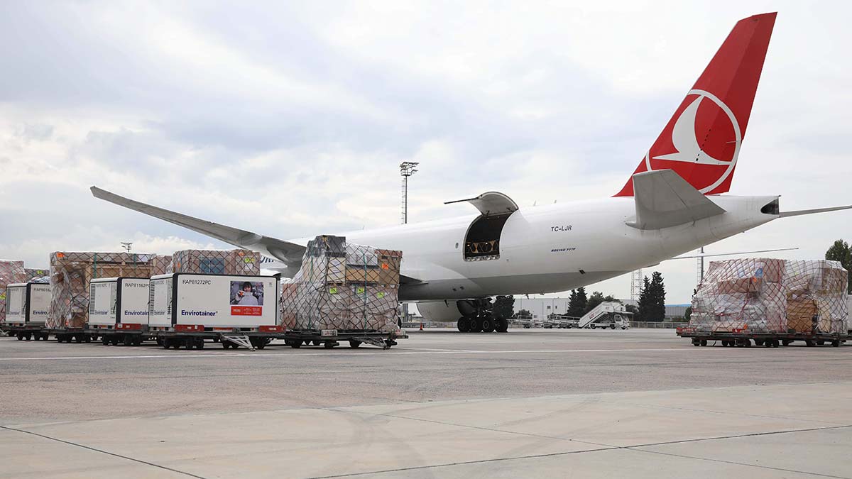 Turkish Cargo 61 ülkeye kovid-19 aşısı taşıdı