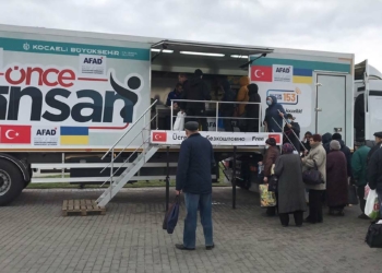 Türkiye'den Ukrayna'ya 67 TIR yardım gönderildi