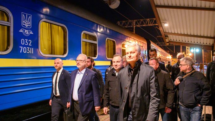 Ülke liderlerinden Kiev ziyareti