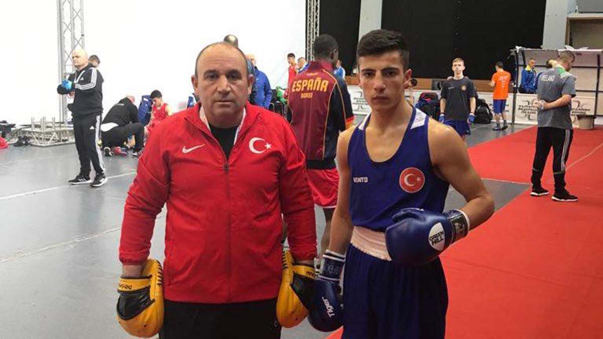 Vanlı boksör Avrupa üçüncüsü oldu