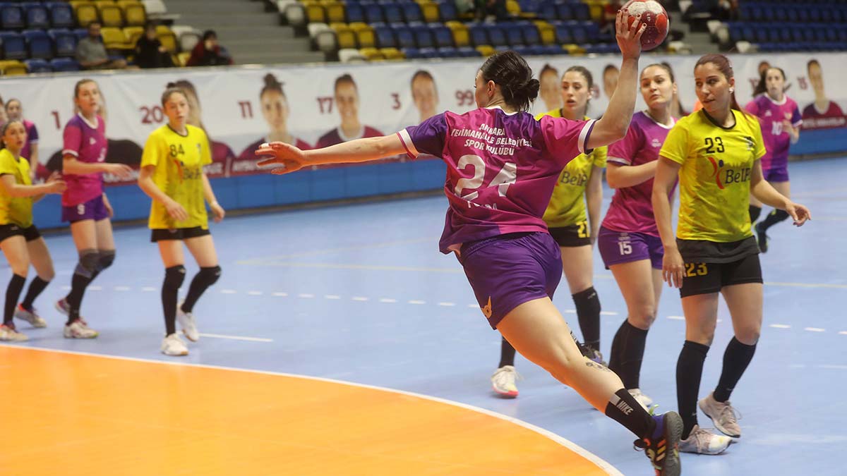 Yenimahalle Belediyesi SK Yarı Finale göz kırptı