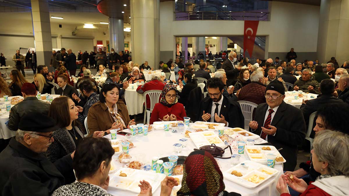 Yenimahalle’de mahalle iftarları devam ediyor