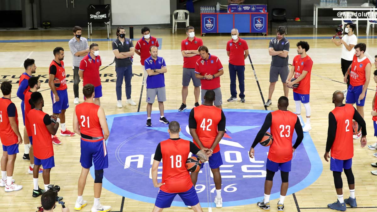 Anadolu Efes İstanbul'daki 2 maçı da kazanmak istiyor