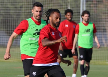 Antalyaspor Trabzonspor'la mücadeleye 4 eksikle gidecek