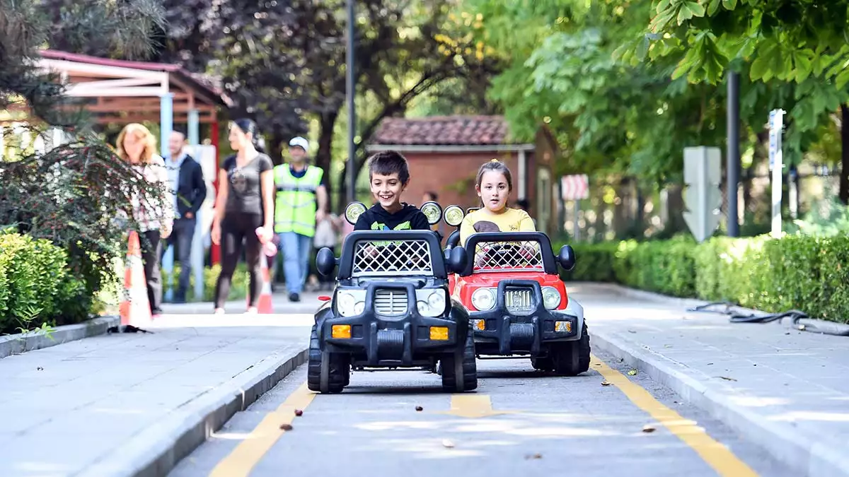 Başkentli çocuklar trafik eğitim pistinde