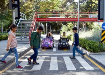 Başkentli çocuklar trafik eğitim pistinde