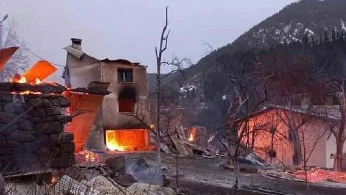 Artvin'de 6 ev yandı; 1 ölü