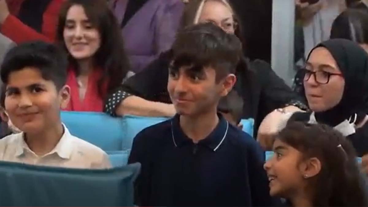 Ali Babacan çocuklarla oyun oynadı