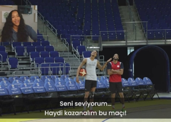 Bahçeşehir Koleji oyuncularına sürpriz