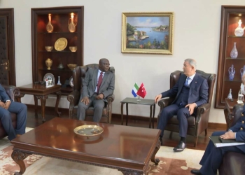 Hulusi Akar Kellie Hassan Conteh ile görüştü