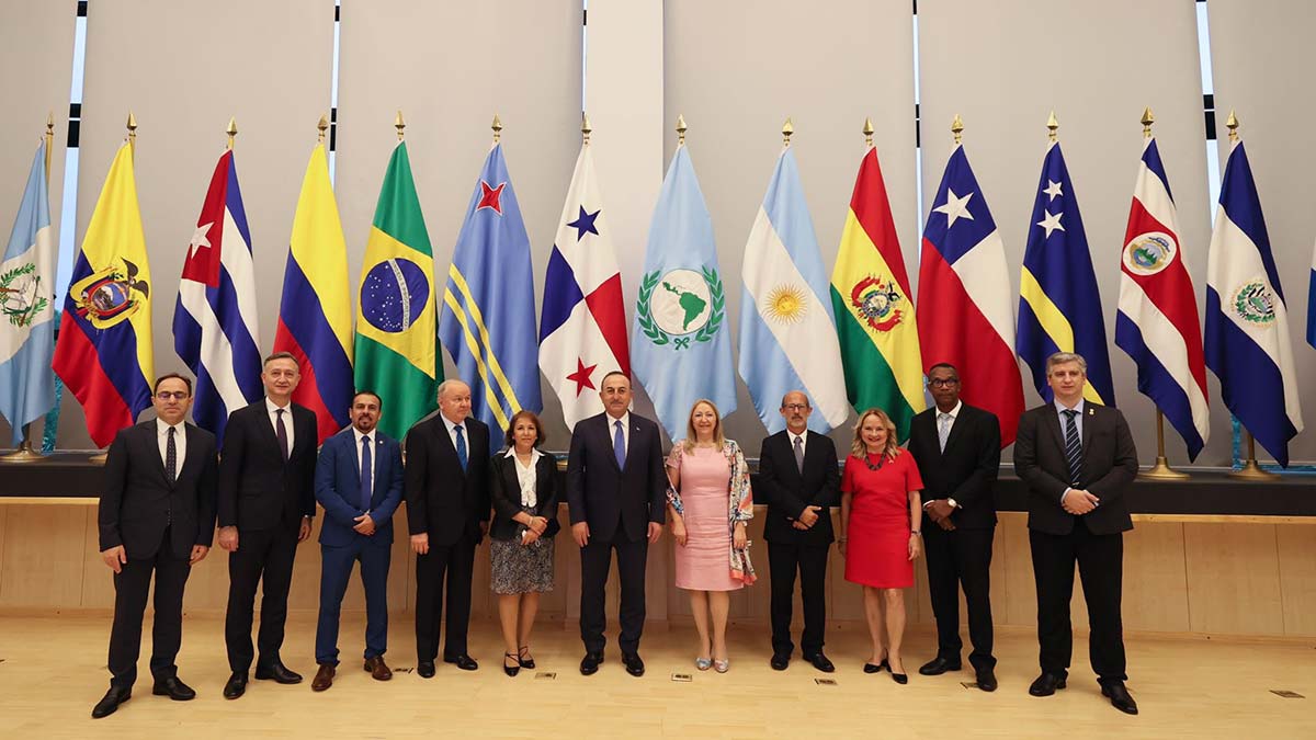 Çavuşuğlu, Arjantinli Senatör Giacoppo ile görüştü