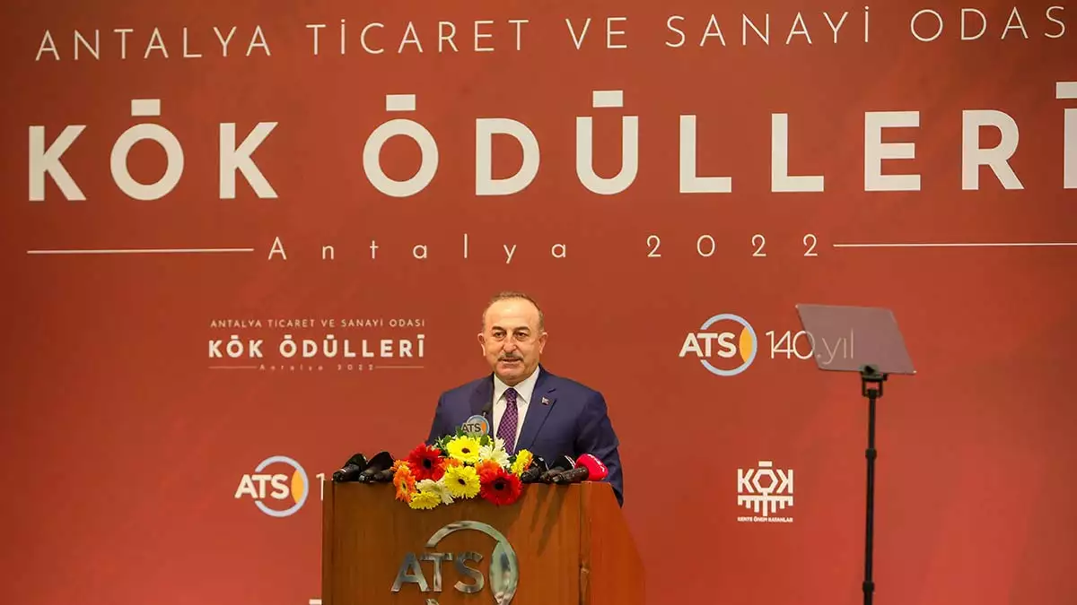 Dışişleri bakanı mevlüt çavuşoğlu, "uluslararası örgütlerle iş birliği yapıyoruz. Önce ateşkes sonra barış için türkiye olarak çaba sarf ediyoruz" dedi.