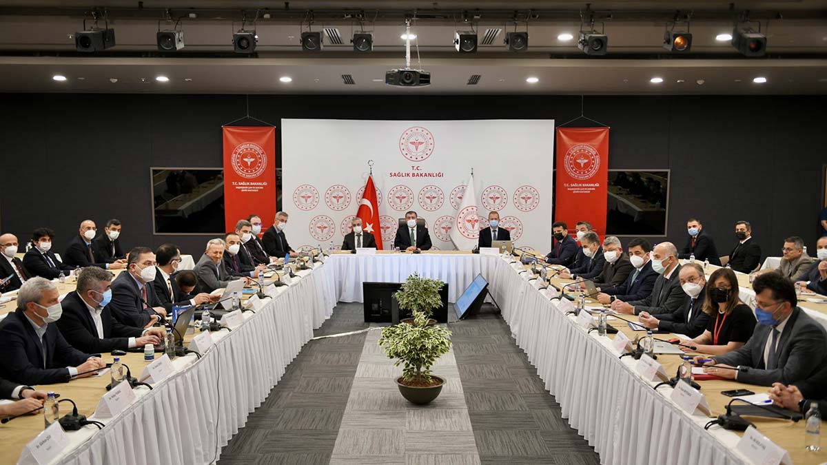 İstanbul'da yoğun bakım doluluk oranı üçte bire indi