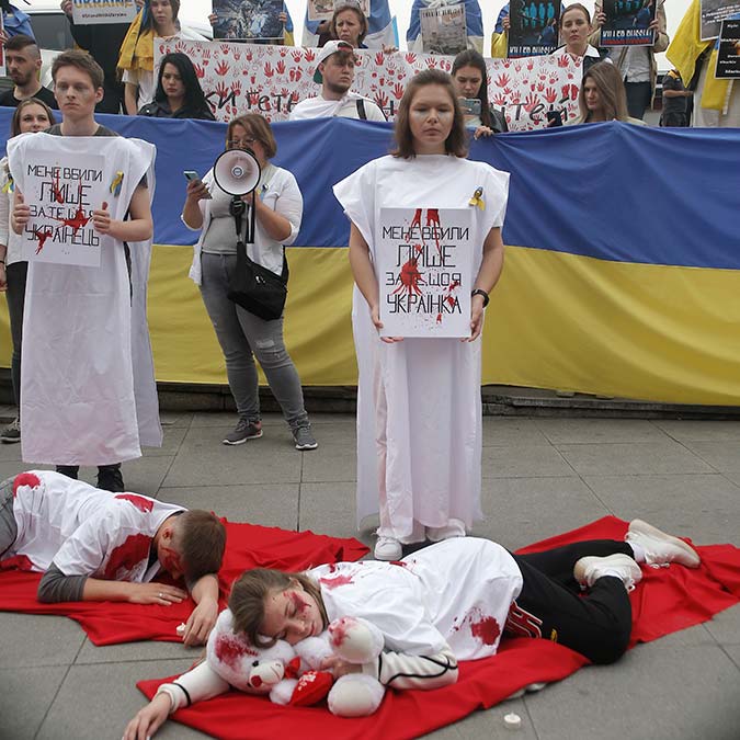 Beyoğlu'nda Ukraynalılar sivil ölümlerini protesto etti