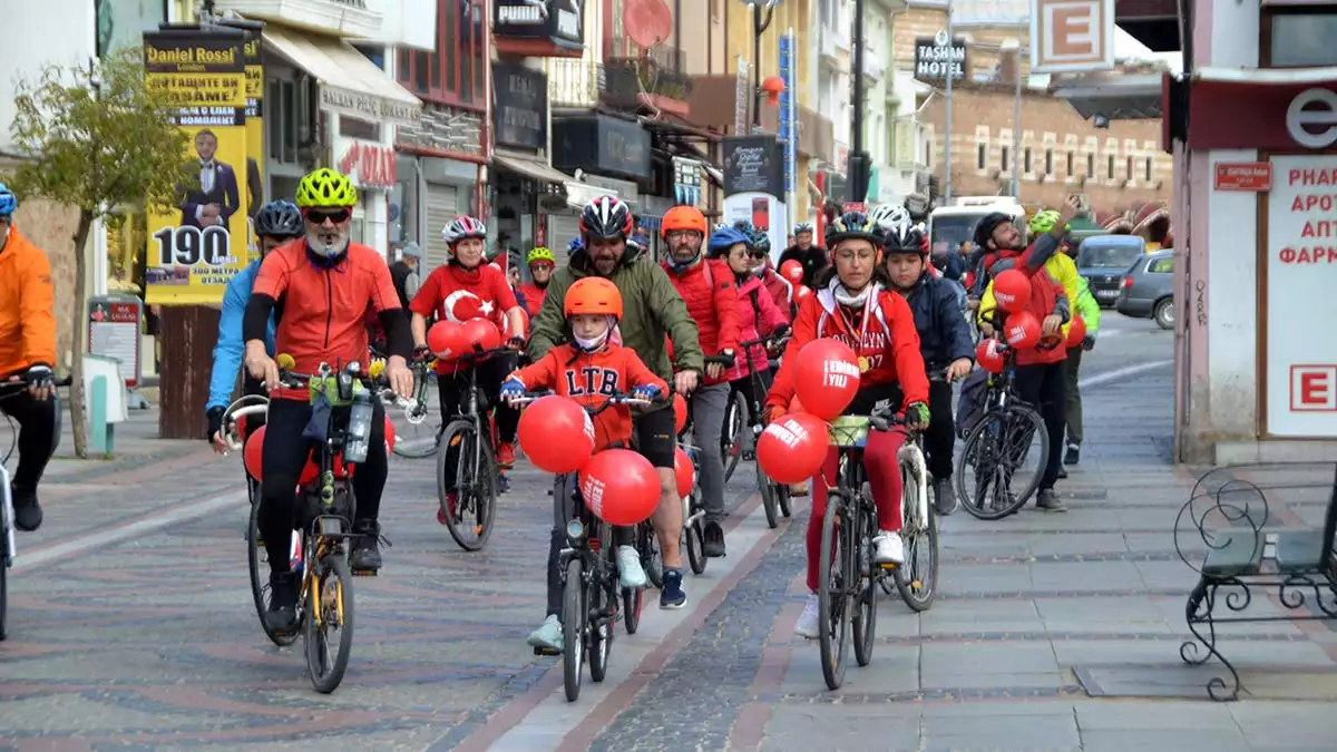 Bisikletciler edirne kirmizisinin tanitimi icin pedal cevirdi 5798 dhaphoto2 - yaşam - haberton