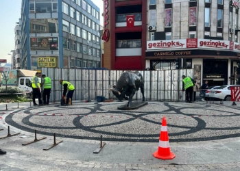 Boğa heykeli bakıma alındı