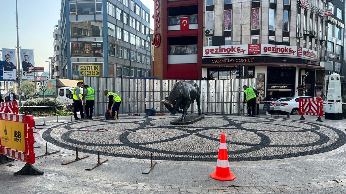 Boğa heykeli bakıma alındı