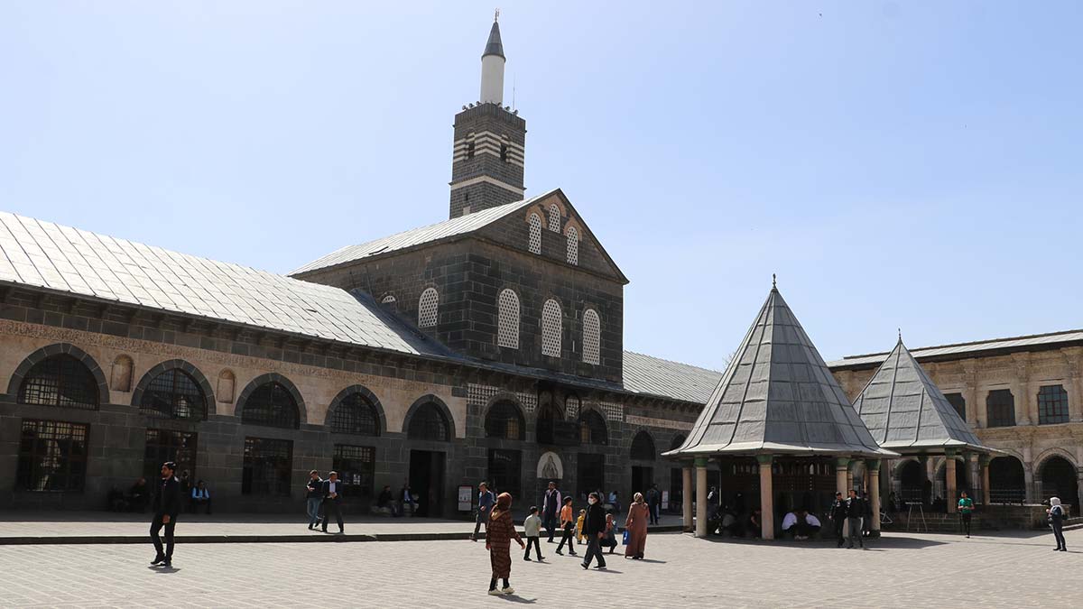 Diyarbakır'da tarihi mekanlar boş kaldı