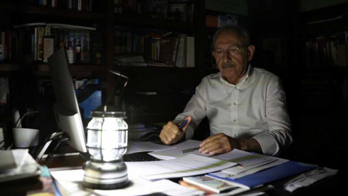 Kemal Kılıçdaroğlu'nun evinin elektriği açıldı